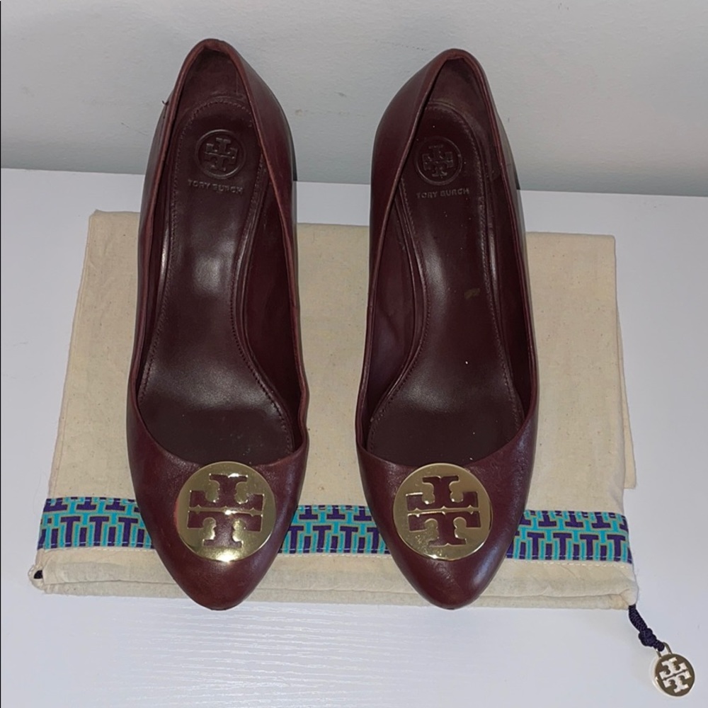 Tory Burch chelsea wedge burgundy pump